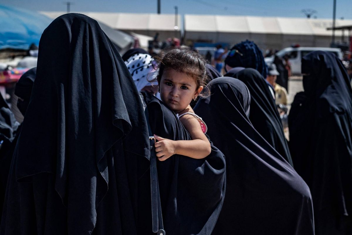 La France rapatrie 35 mineurs et 16 mères détenus dans des camps syriens