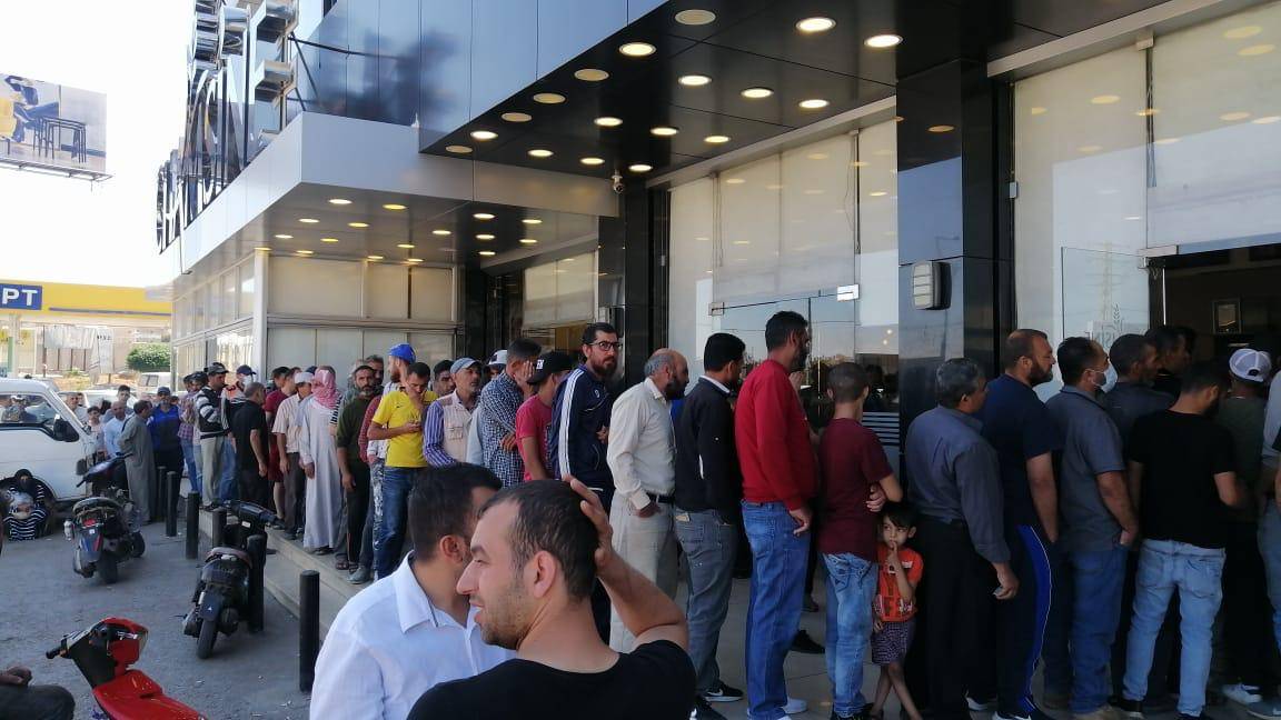 Flour stock shortages lead to queues at Bekaa bakeries Flour stock shortages lead to queues at Bekaa bakeries