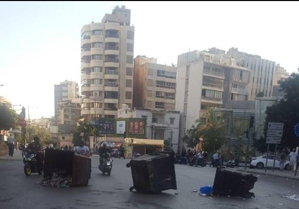 Routes bloquées à Beyrouth par des manifestants en colère contre la crise