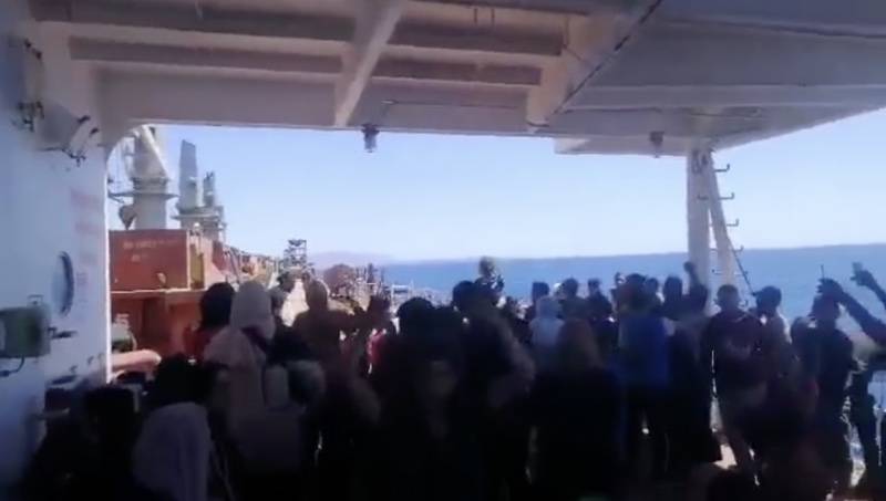 Migrants from Lebanon destined for Italy are transferred to Greece: video