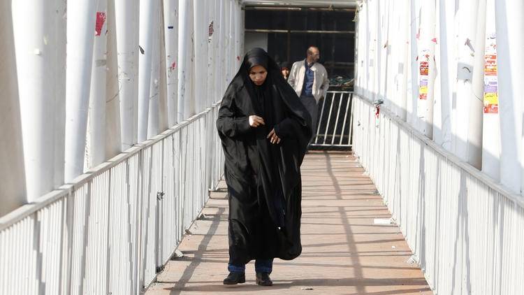 A Machhad, pas de métro pour les femmes sans voile musulman