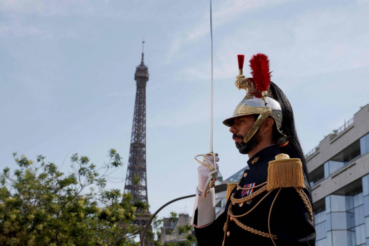 Macron marque le 80e anniversaire de la Rafle du Vel d'Hiv