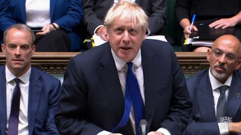 Boris Johnson veut « continuer » à son poste, malgré les défections