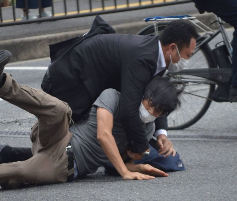 La police japonaise perquisitionne le domicile du suspect