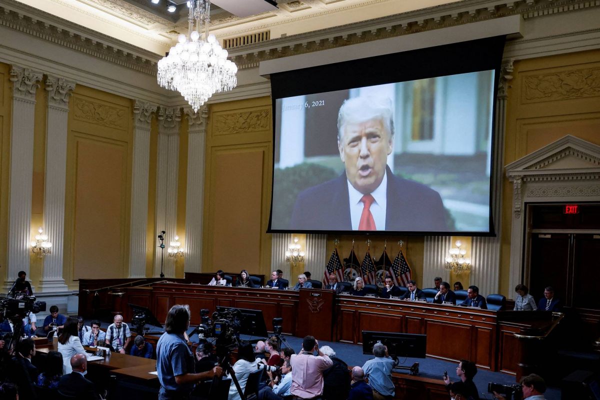 Trump n'est plus administrateur de son groupe de médias, inquiété par la Justice