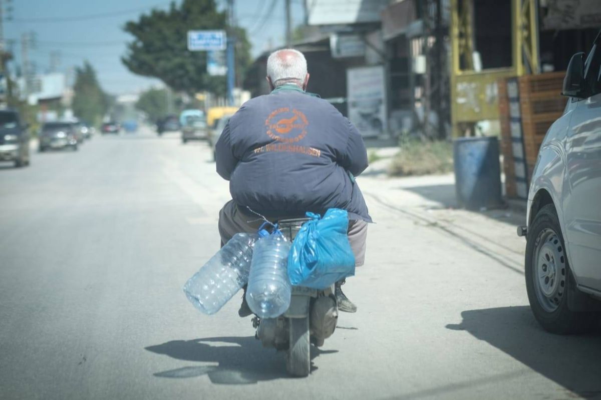 As more Lebanese ditch their cars for motorcycles, refugees become even more vulnerable As more Lebanese ditch their cars for motorcycles, refugees become even more vulnerable