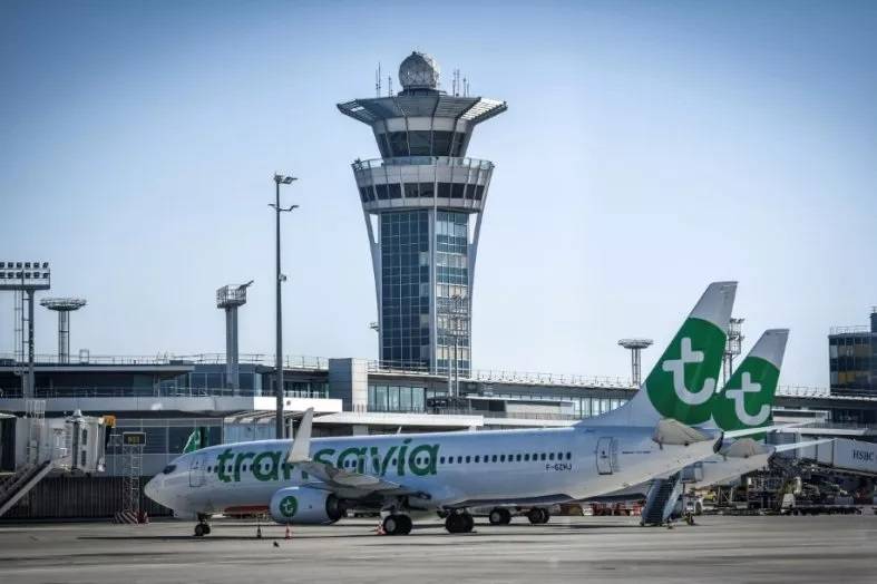 Les salariés des aéroports parisiens votent la fin de leur grève