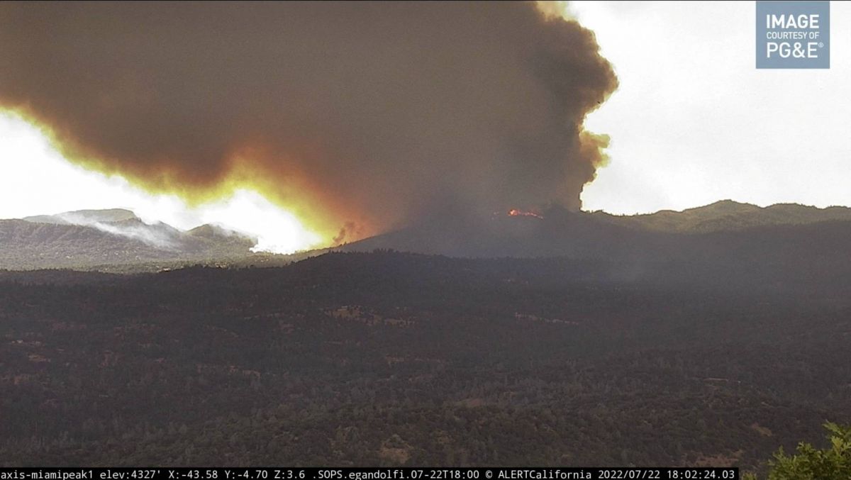 Un incendie géant se propage à toute allure en Californie