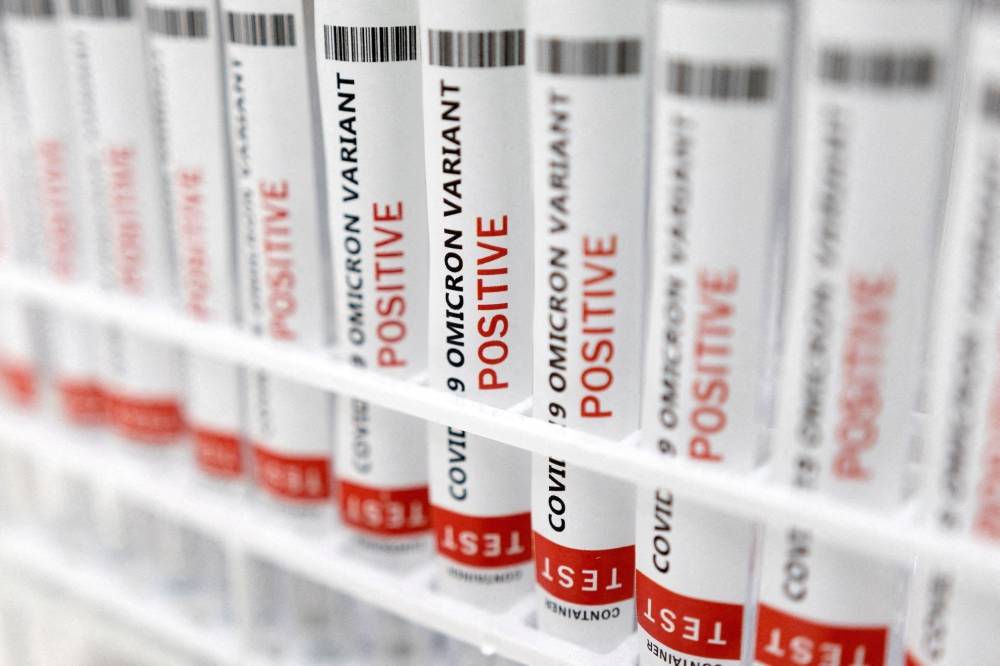 Deux décès et plus de 2.500 nouveaux cas en 24 h