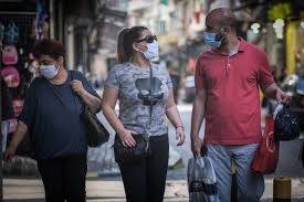 Trois décès et plus de 2.400 contaminations en 24 heures