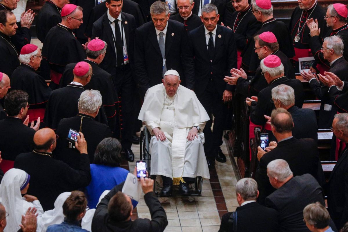 Pensionnats pour autochtones : le pape reconnaît un 
