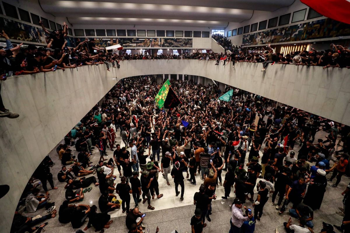 Nouvelle irruption de manifestants pro-Sadr au Parlement