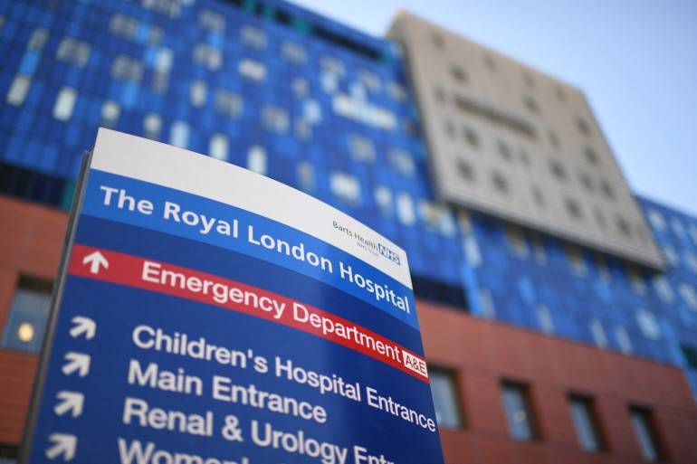 Mort d'un jeune Britannique au cœur d'une bataille judiciaire autour de l'arrêt des soins