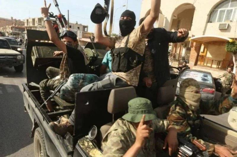 Des groupes armés s'affrontent à Tripoli