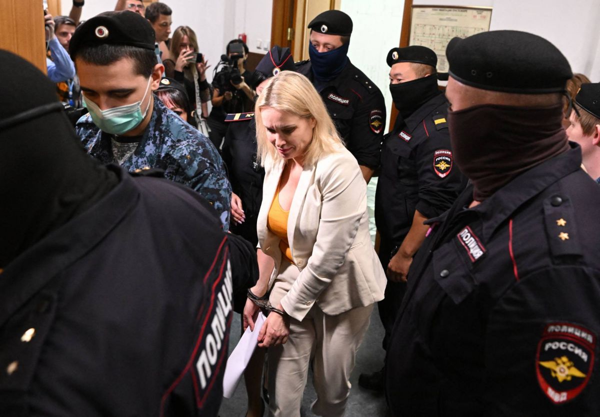La journaliste opposée à l'offensive en Ukraine assignée à résidence