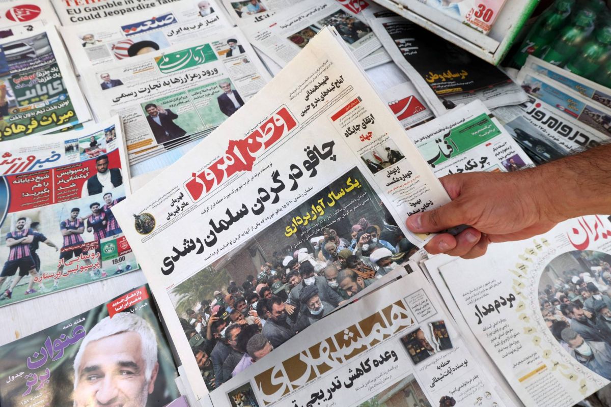 L’ombre de l’Iran derrière l’attaque contre Salman Rushdie L’ombre de l’Iran derrière l’attaque contre Salman Rushdie