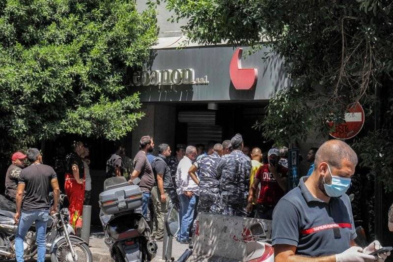 Federal Bank standoff: Should depositors take the law into their own hands?