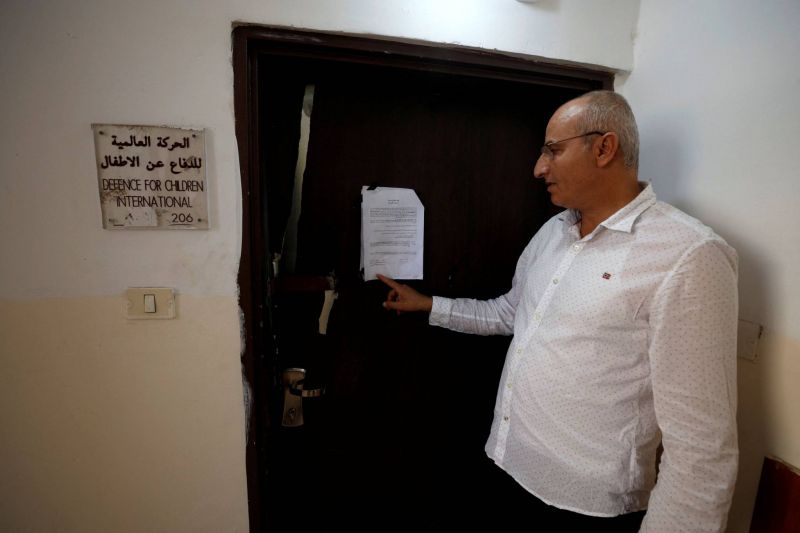 L’armée israélienne ferme les bureaux de sept ONG palestiniennes à Ramallah