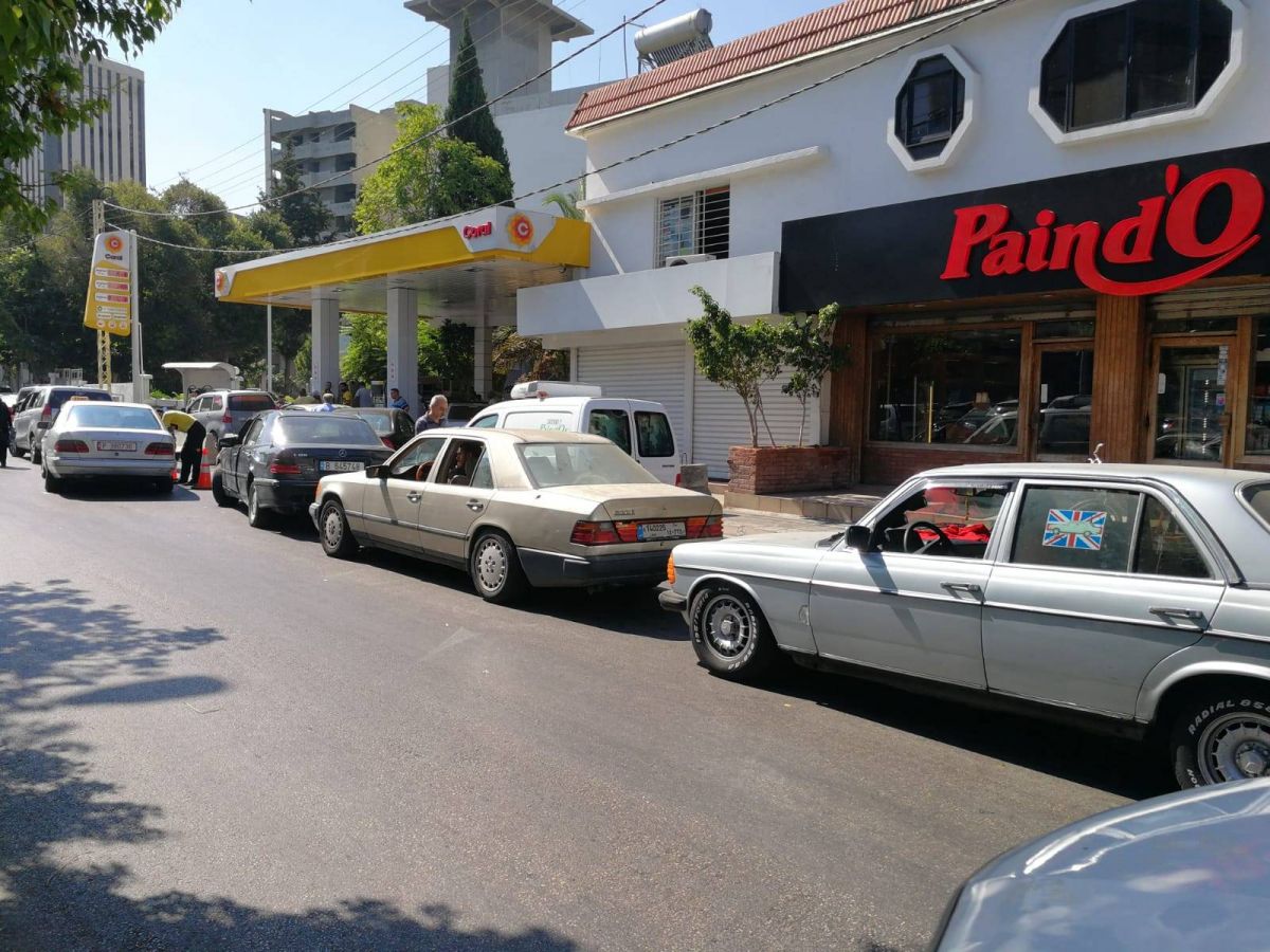 Les prix des carburants revus à la hausse, le ratio de dollars à Sayrafa pour l’essence passe à 70%