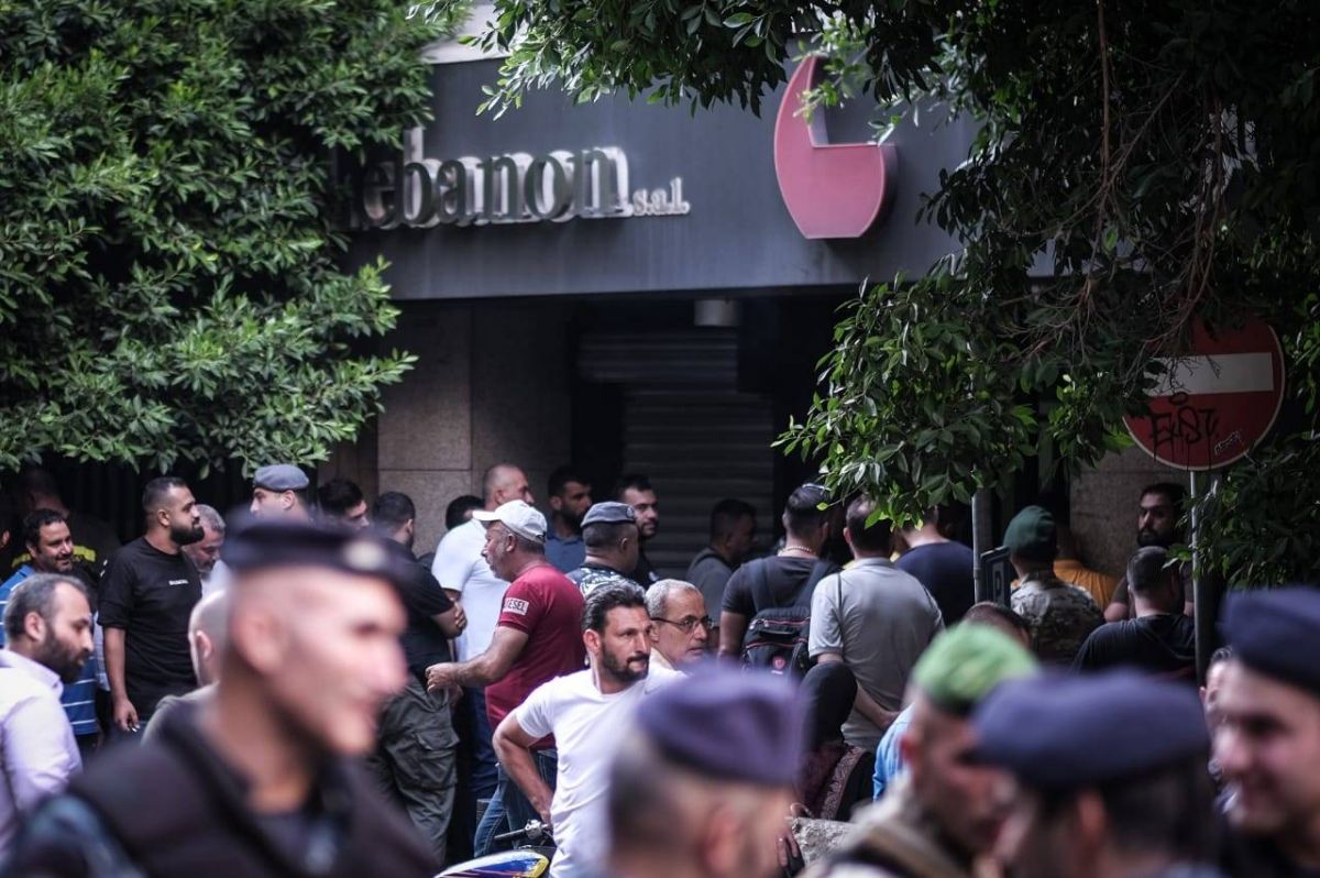 Federal Bank to temporarily close Hamra branch after depositor hostage taker standoff Federal Bank to temporarily close Hamra branch after depositor hostage taker standoff