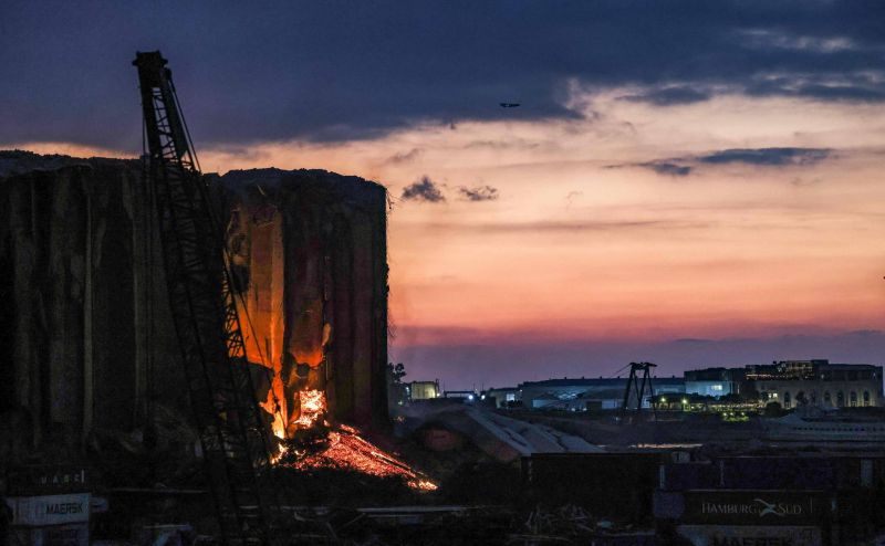 La chute d'autres silos du port de Beyrouth est imminente, préviennent les autorités