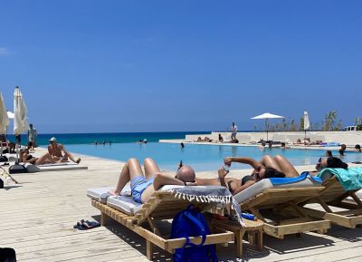 Ces touristes qui voient la crise à travers la « bulle » des privilégiés