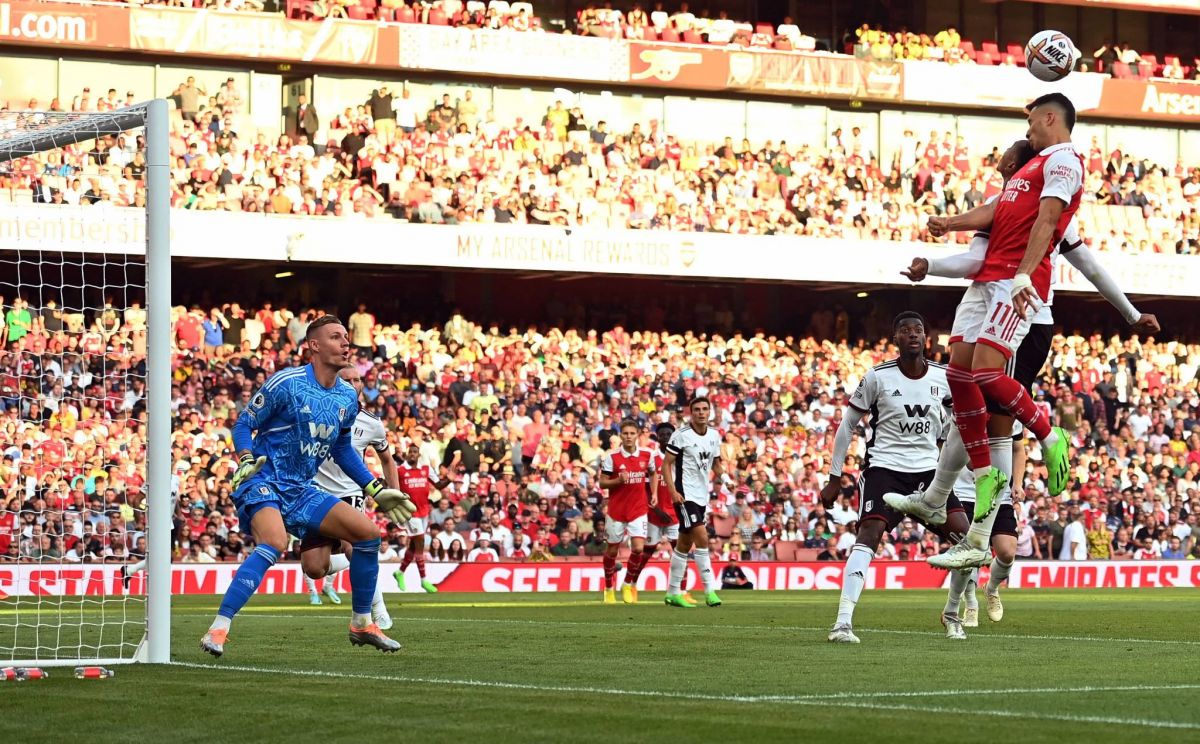 Arsenal toujours devant, City renversant, Liverpool se déchaîne et United enchaîne
