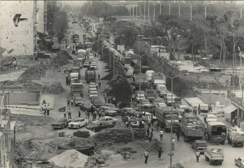 Au lieu de raccorder la ville, les routes principales de Beyrouth la divisent Au lieu de raccorder la ville, les routes principales de Beyrouth la divisent
