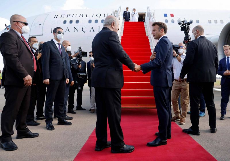 La France et l'Algérie signent une déclaration prônant « une dynamique  irréversible » de rapprochement