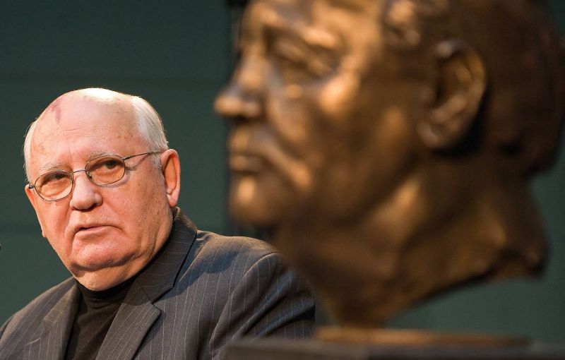 Mort de Mikhaïl Gorbatchev, pluie d'hommages en Occident