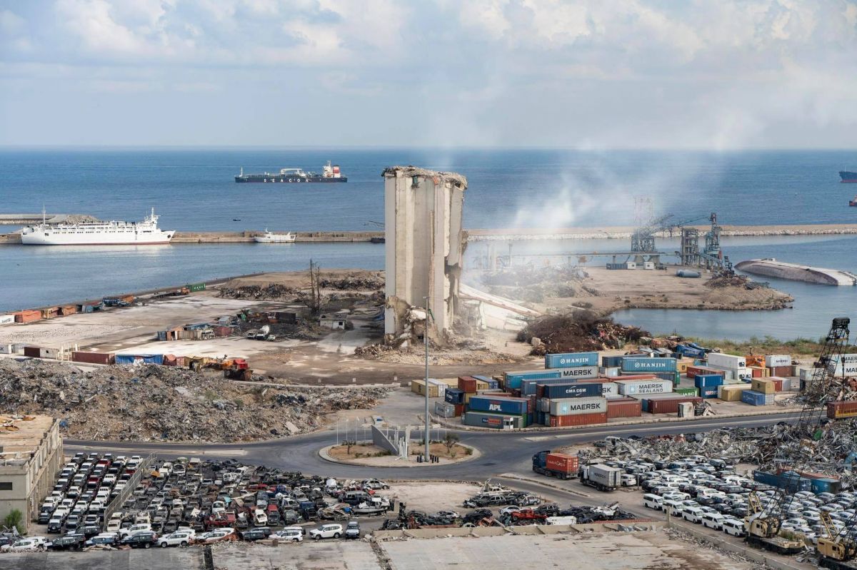 Lancement des opérations de refroidissement des silos et de retrait des décombres