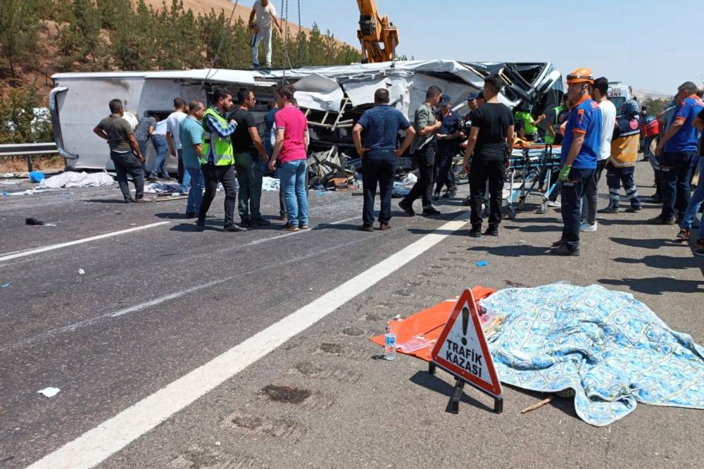 Trente-quatre morts dans deux accidents de la route