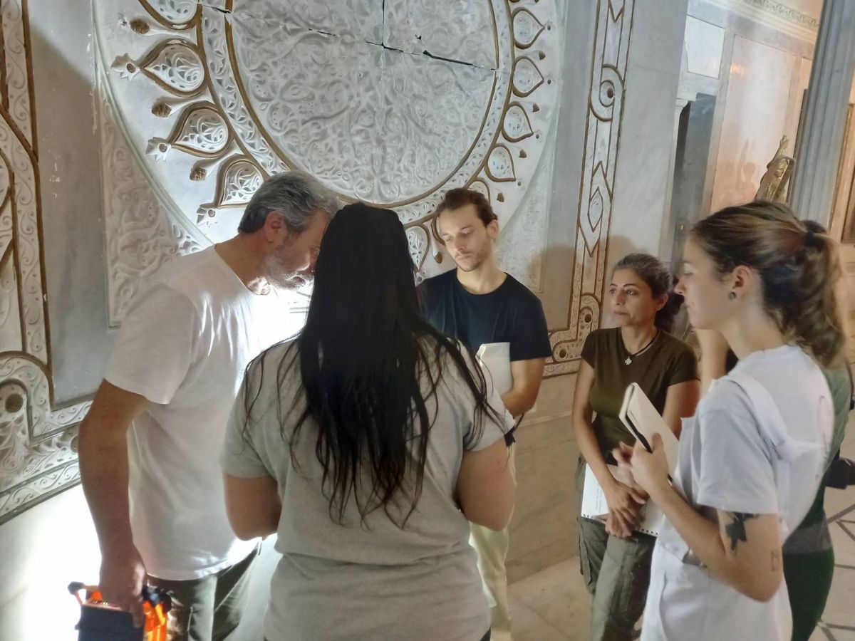Des étudiants viennent au secours des décorations en stuc du palais Sursock