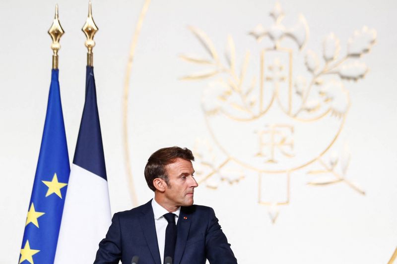 Macron veut une diplomatie plus 