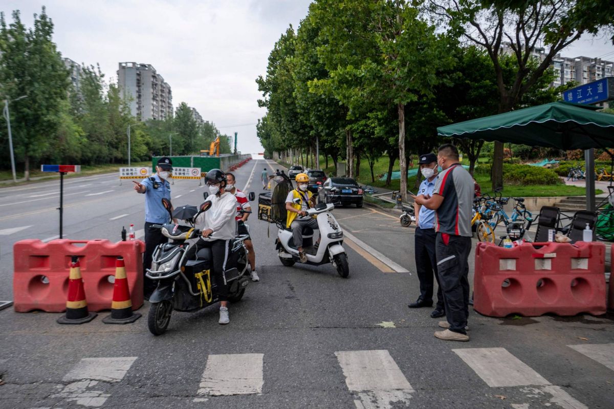 Des millions d'habitants confinés dans l'une des plus grandes villes de Chine