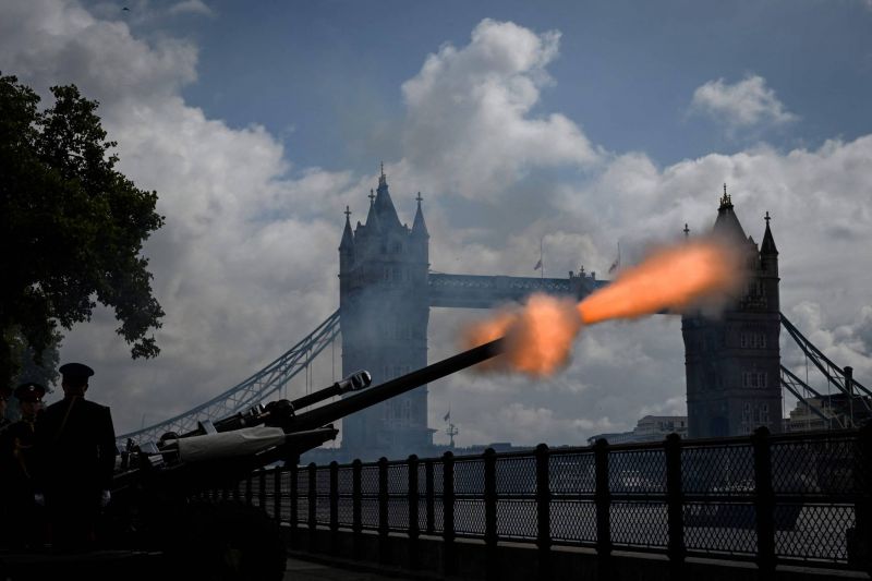 Des coups de canon tirés dans tout le Royaume-Uni en hommage à Elizabeth II