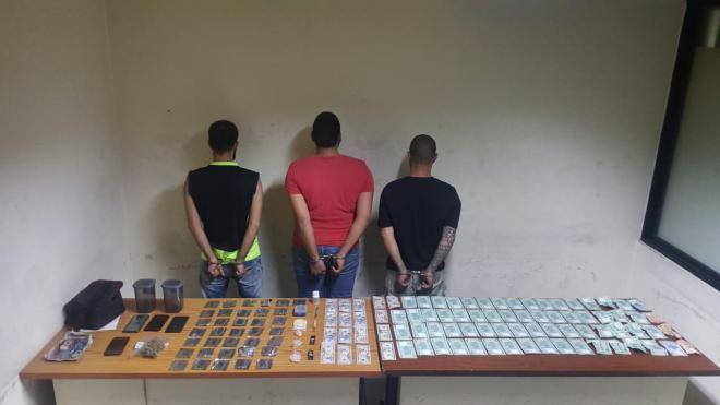 Trois trafiquants de drogue présumés arrêtés, le chef de leur réseau se trouverait en Géorgie