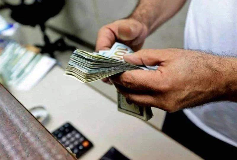 UPDATE - Lebanese lira plunges again: dollar at over LBP 34,000 on the parallel market