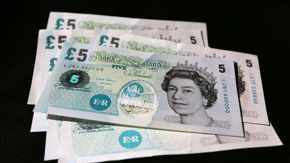 La livre sterling, plombée par le risque de récession, au plus bas depuis 1985 face au dollar