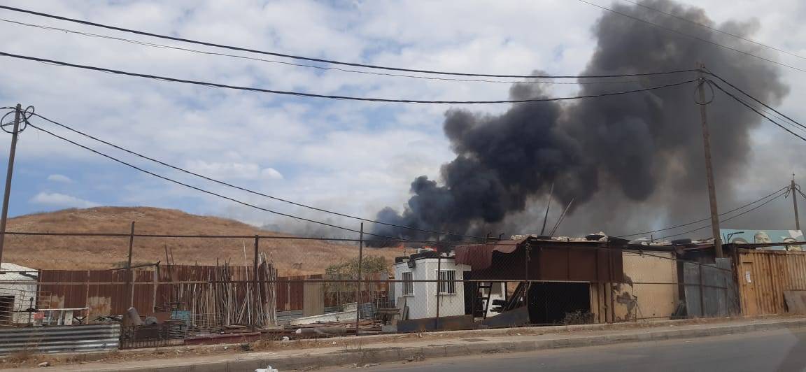 Un dépotoir à Tripoli prend feu