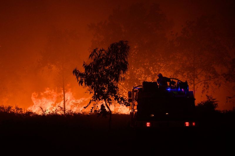Un incendie détruit 1.300 hectares dans le sud-ouest du pays