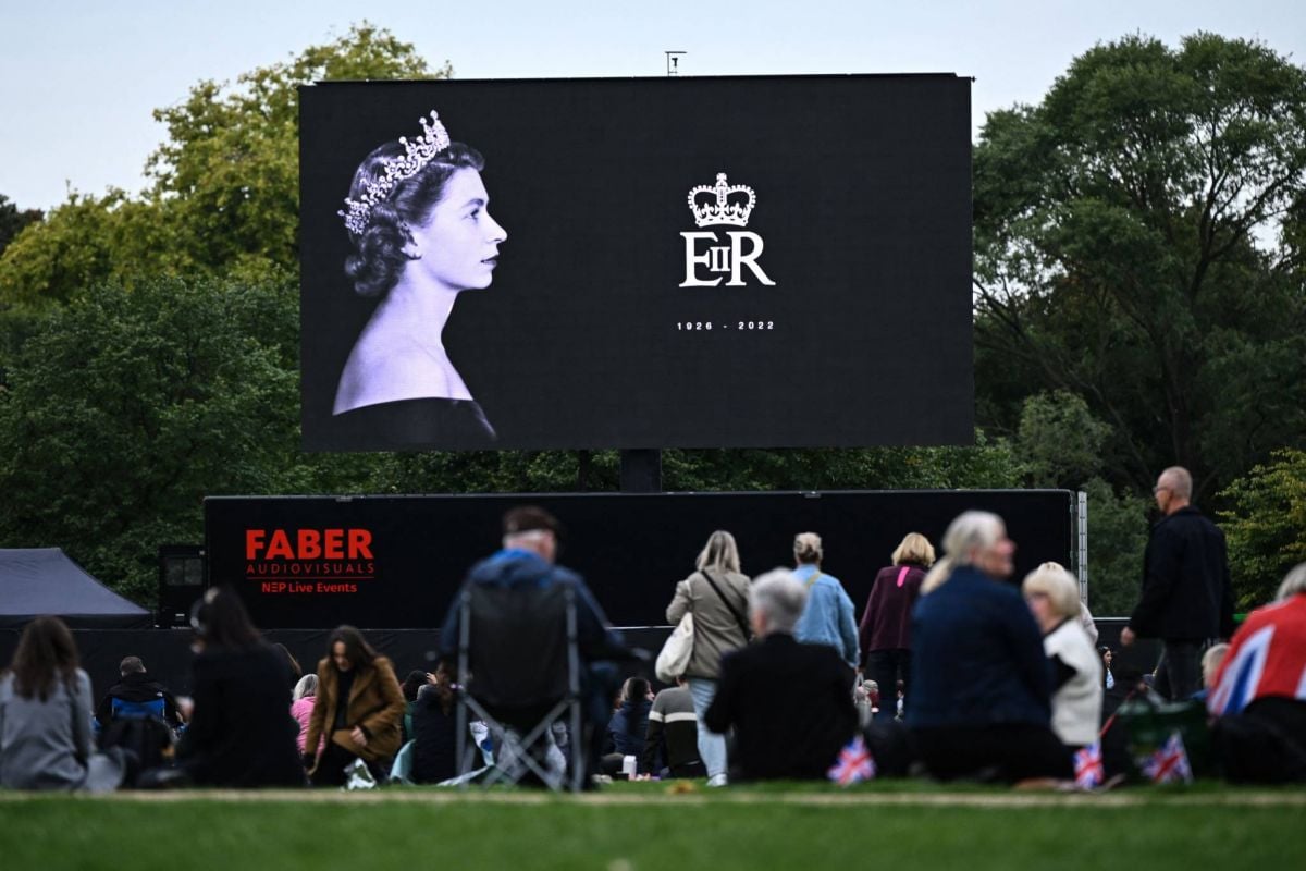 Une page d'Histoire se tourne : l'heure des adieux à Elizabeth II est venue