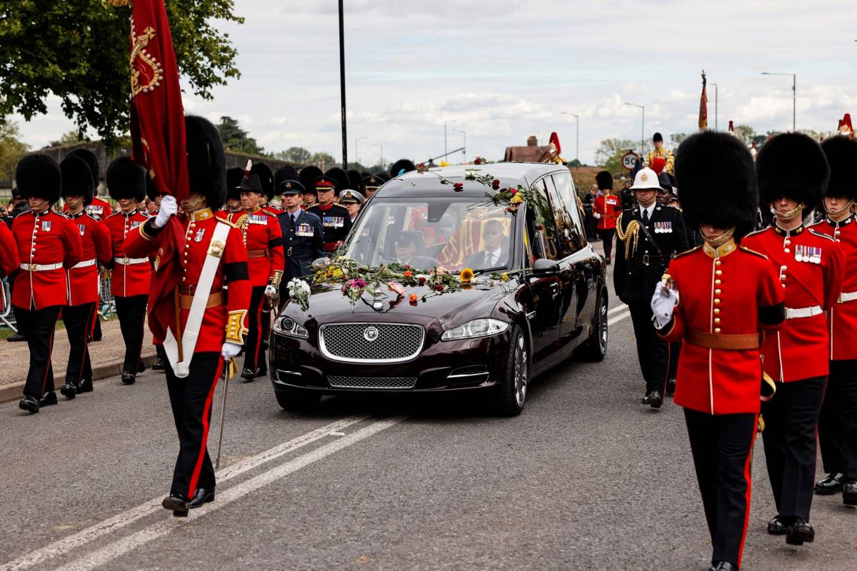 World bids farewell to Queen Elizabeth II from cafes and consulates World bids farewell to Queen Elizabeth II from cafes and consulates