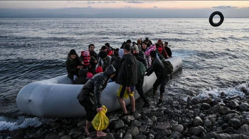 At least six dead after migrant boat from Lebanon sinks off Turkish coast