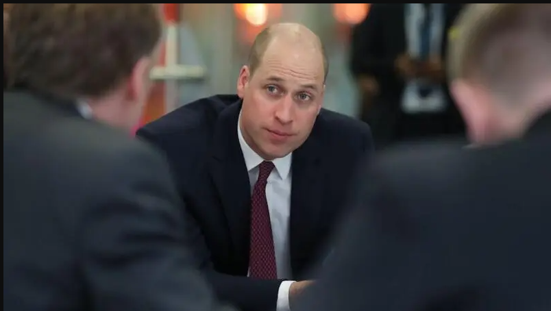 Le prince William rend hommage à sa grand-mère, promet de soutenir son père