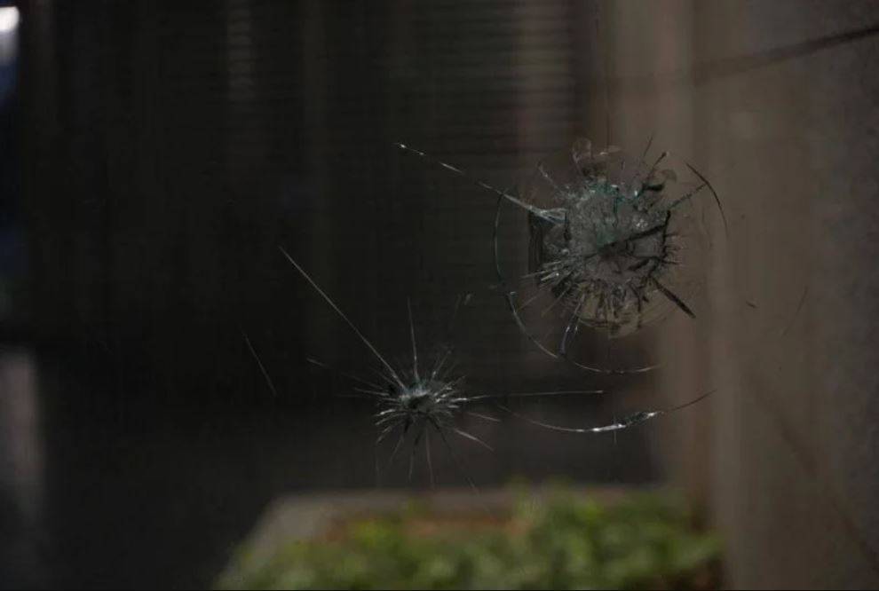 Shots at protesters in Beirut: Blom Bank denies any link between the shooters and its CEO Shots at protesters in Beirut: Blom Bank denies any link between the shooters and its CEO