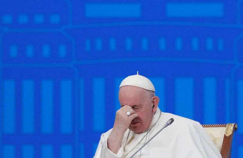 Le pape François ne se rendra pas aux funérailles d'Elizabeth II