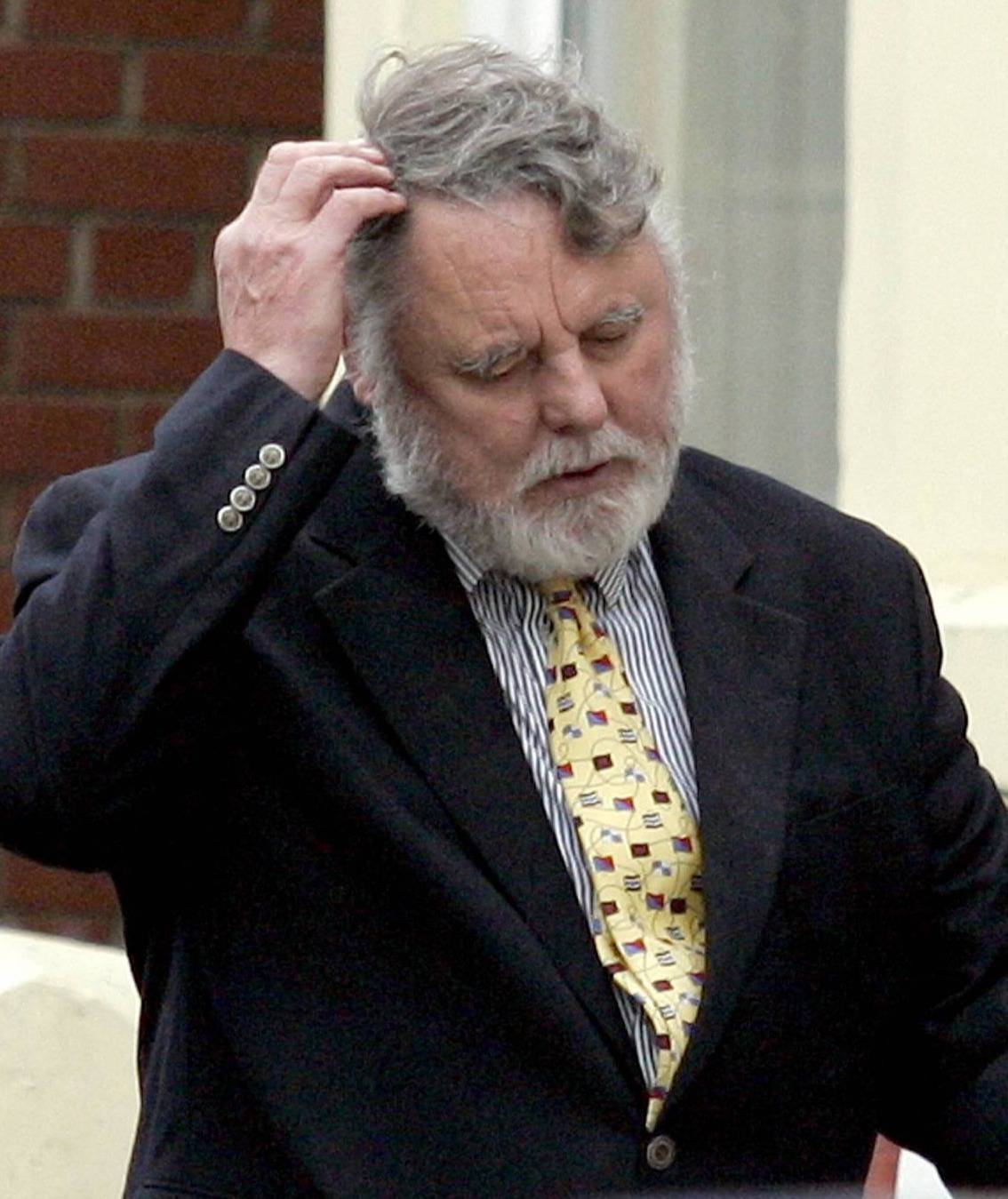 Enchaîné à un mur 1 760 jours, puis accueilli par la reine : les souvenirs libanais de l'ex-otage Terry Waite