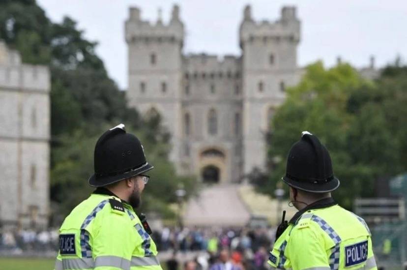 UK police: two officers stabbed in central London