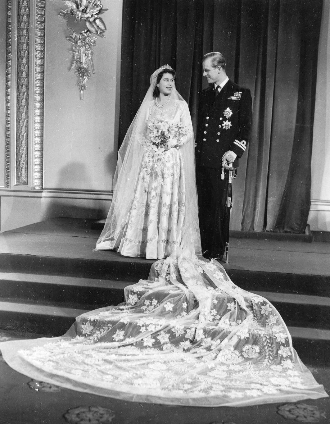 Un enterrement qui rappelle un mariage : la reine, le brocart et les Mouzannar